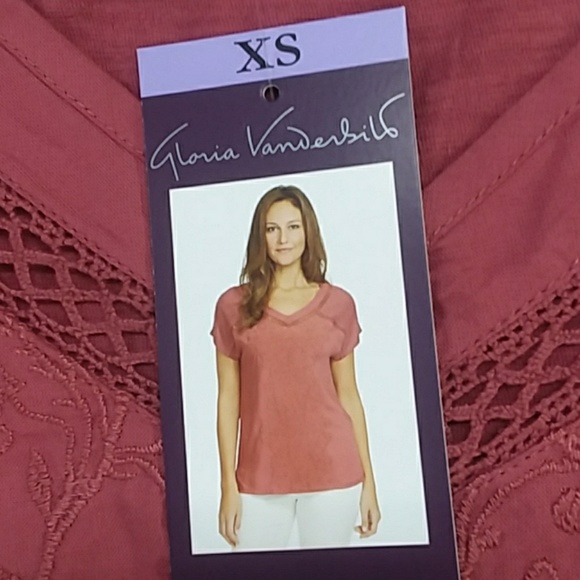 Gloria Vanderbilt Women's Embroidered top - Picture 2 of 3
